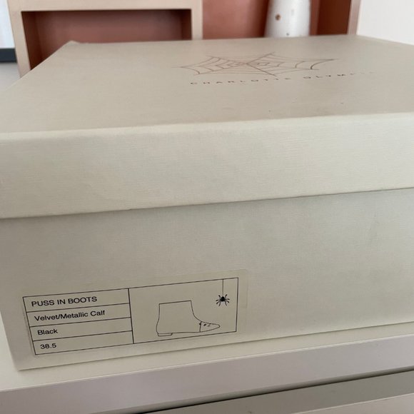 CHARLOTTE OLYMPIA Black Velvet Cat Embroidered Ankle Boots Size 38.5 - Picture 8 of 8